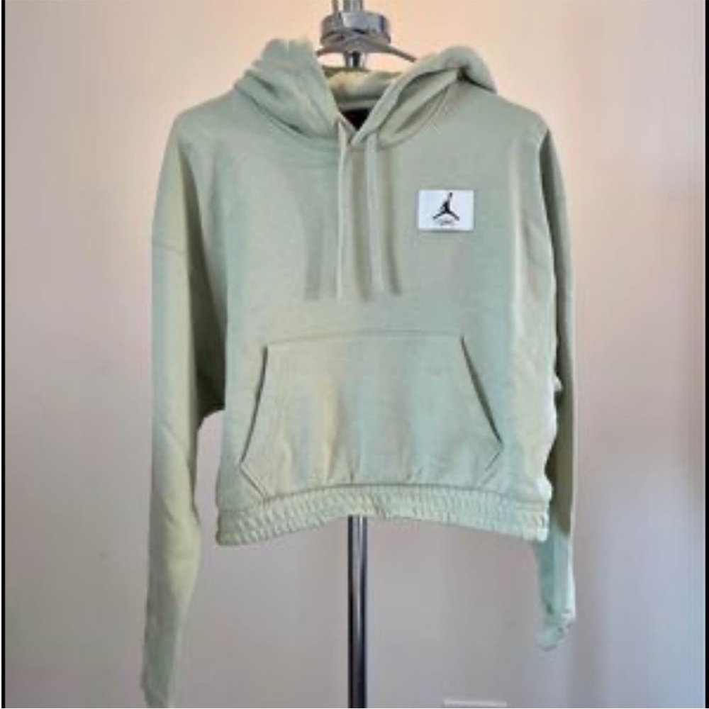 LIGHT GREEN WOMENS JORDAN HOODIE—NWOT—SMALL